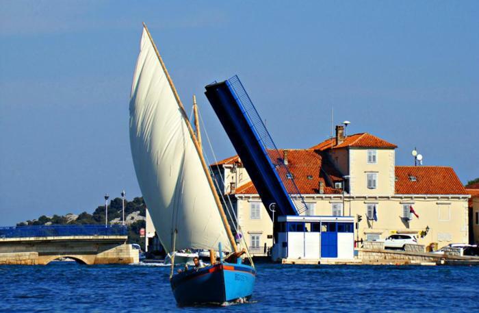 Apartmani Prova Tisno Buitenkant foto